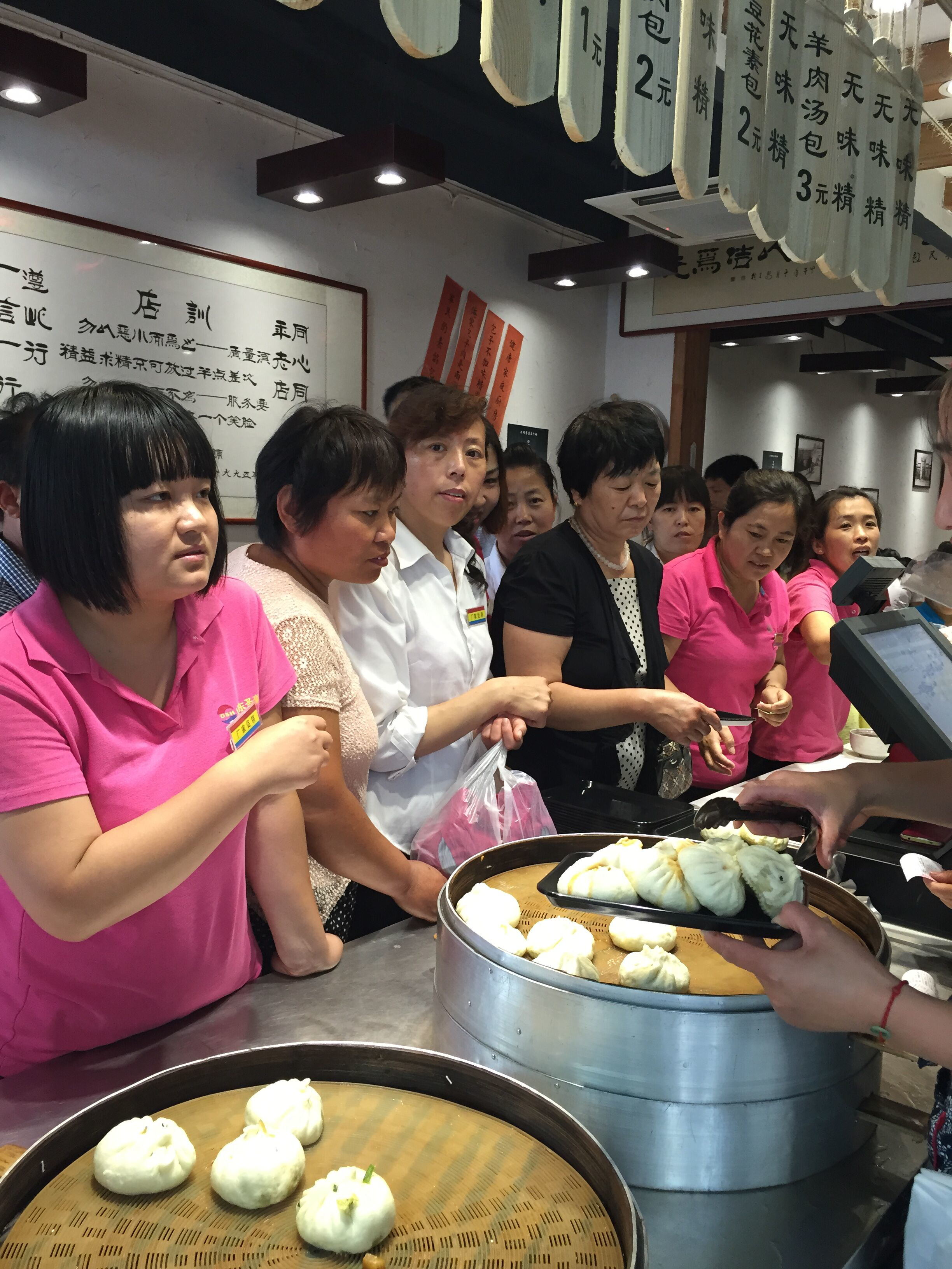 惠得利鸽业 - 中信网铭鸽展厅 www.ag188.com