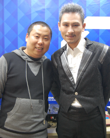 中央台星光大道超级模仿秀冠军得主——张学友的模仿者廖鸿飞的合影